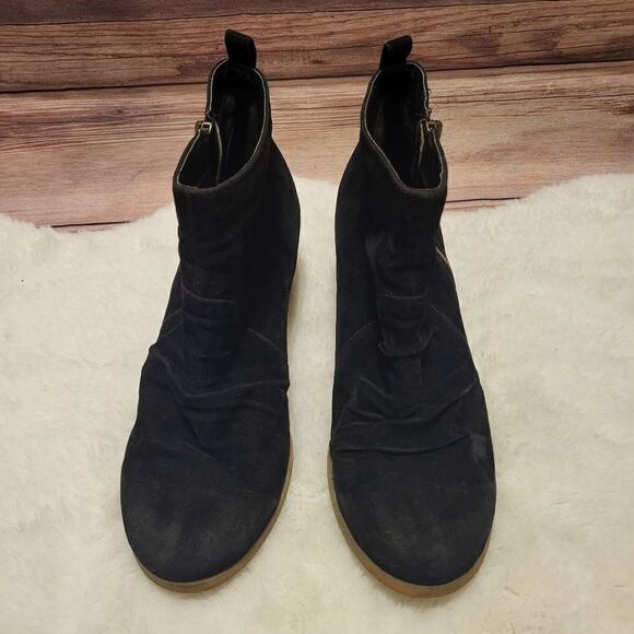 Restricted black suade zip up ankle booties - Picture 2 of 8